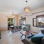 Traditional Village Apartment, Naxos * Κόρωνος