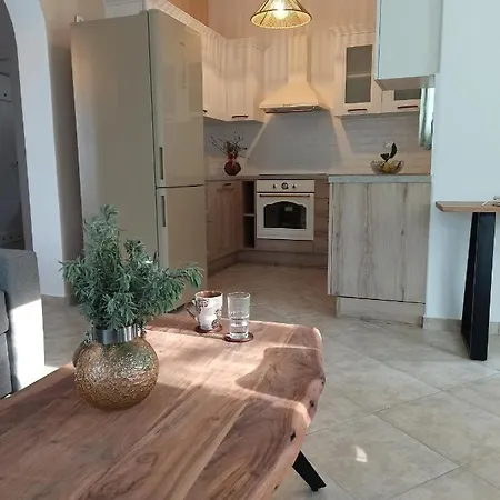 Traditional Village Apartment, Naxos * Κόρωνος