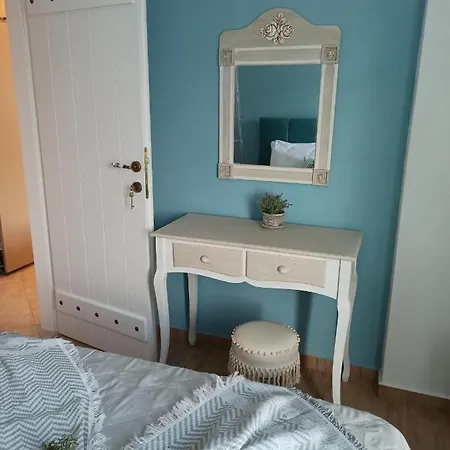 Traditional Village Apartment, Naxos * Κόρωνος
